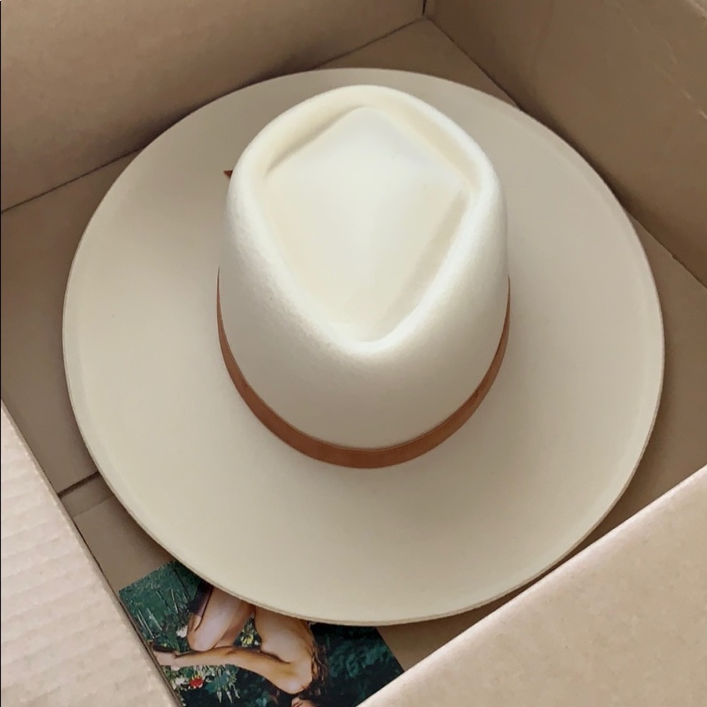 BRAND NEW/NEVER WORN : Lack of Color - Val Diamond